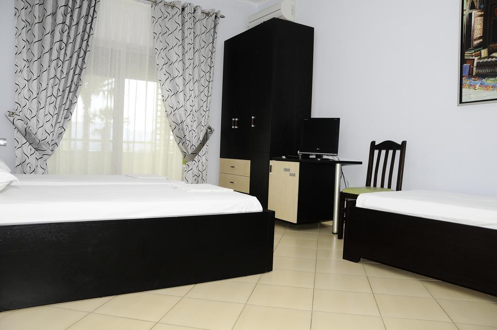 Tirana Hotel Ксамил Екстериор снимка