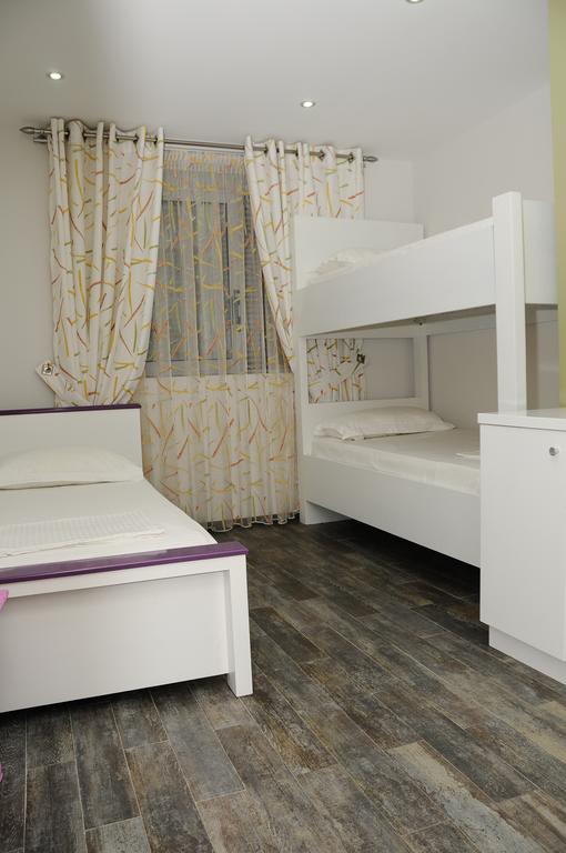 Tirana Hotel Ксамил Стая снимка