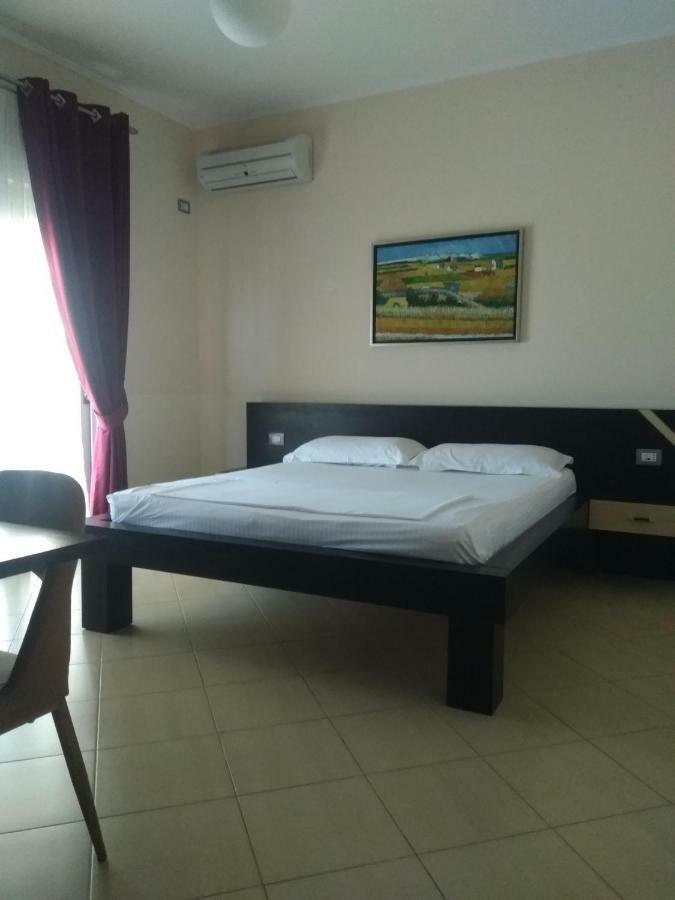 Tirana Hotel Ксамил Екстериор снимка